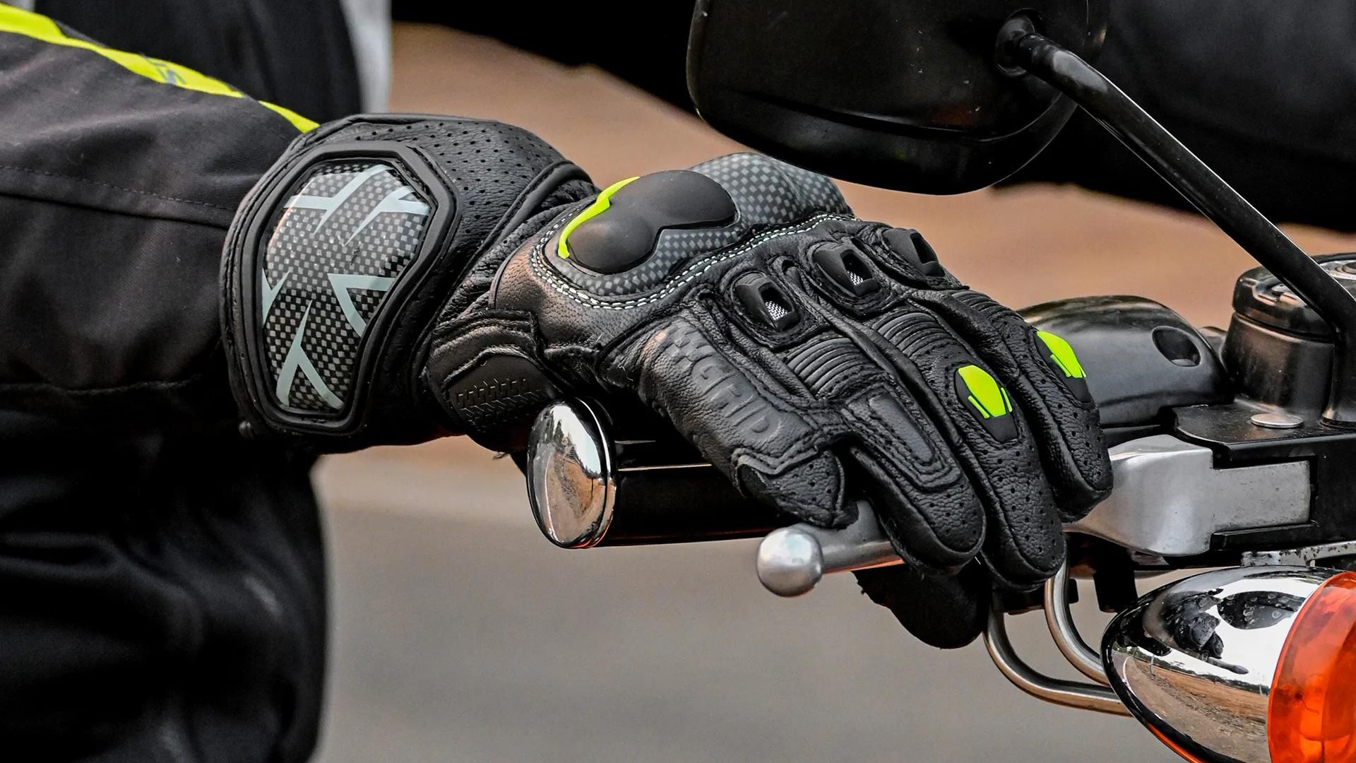 How to Choose the Right Motorcycle Gloves for Comfort and Grip