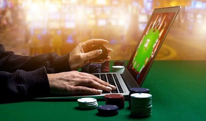 Continuous-Time Markov Chain Models for Volatility Scaling in Cascade Slots